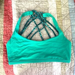 Lululemon free to be wild bra